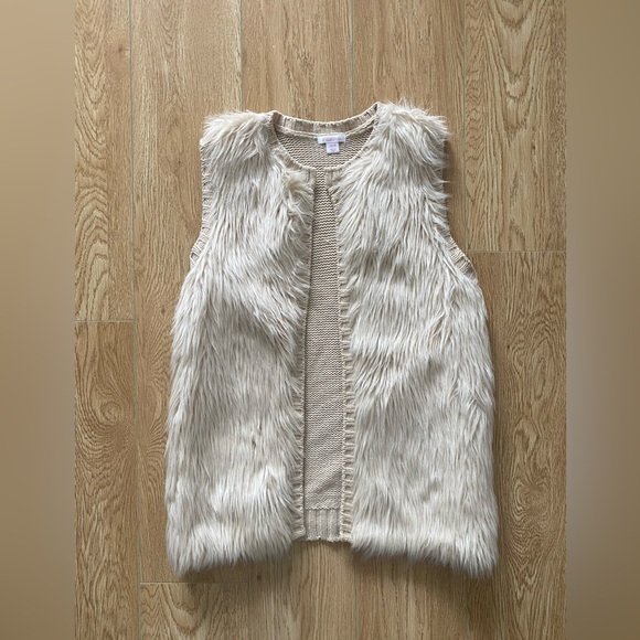 Womens white fake fur sleeveless sweater size XS - Picture 1 of 3